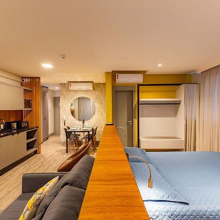 Aion Suítes no Centro de Bombinhas - Moderno Loft com Localização Central Exterior foto